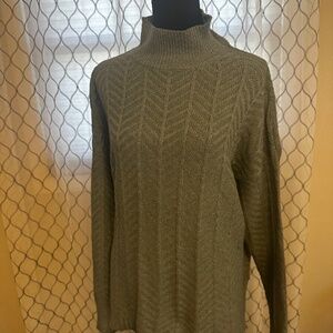 Like New!  Lightweight cable knit, mock neck sweater by Staccato - Sz L